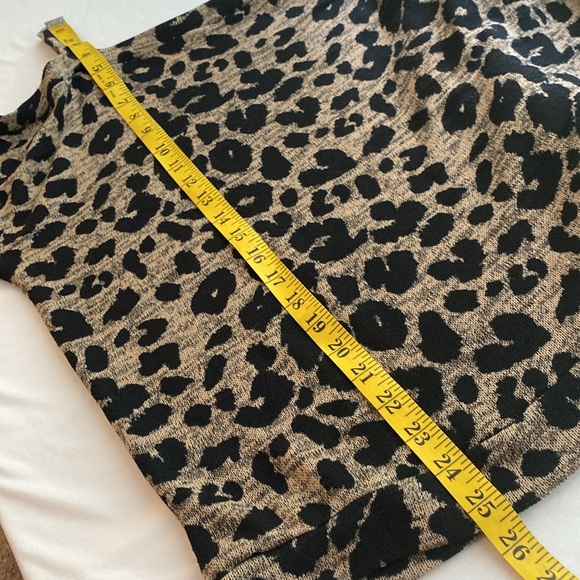 Dear Apple blouse cold shoulder long sleeves animal print round neckline Sz MED - Picture 3 of 8